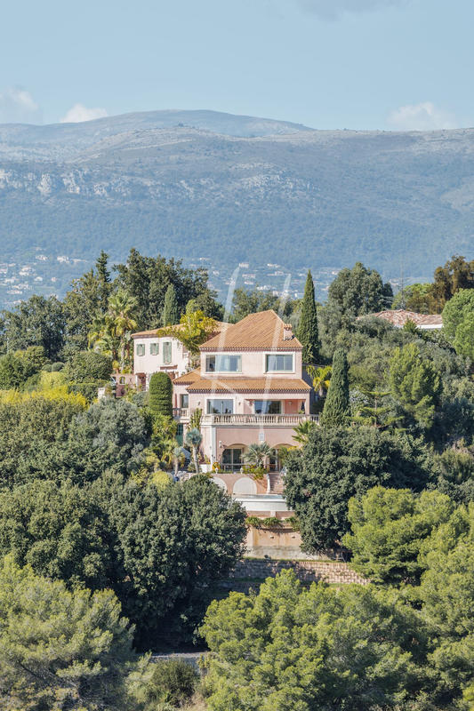 Villa - 330 m² - 7 pièces