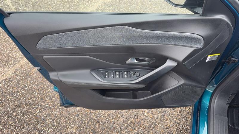 Peugeot 408 1.2 Puretech 130 Eat8 Allure - 5 places Automatique