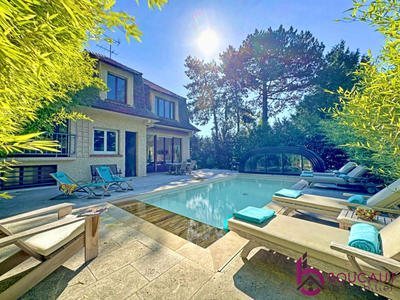 Maison - 177 m² - 7 pièces