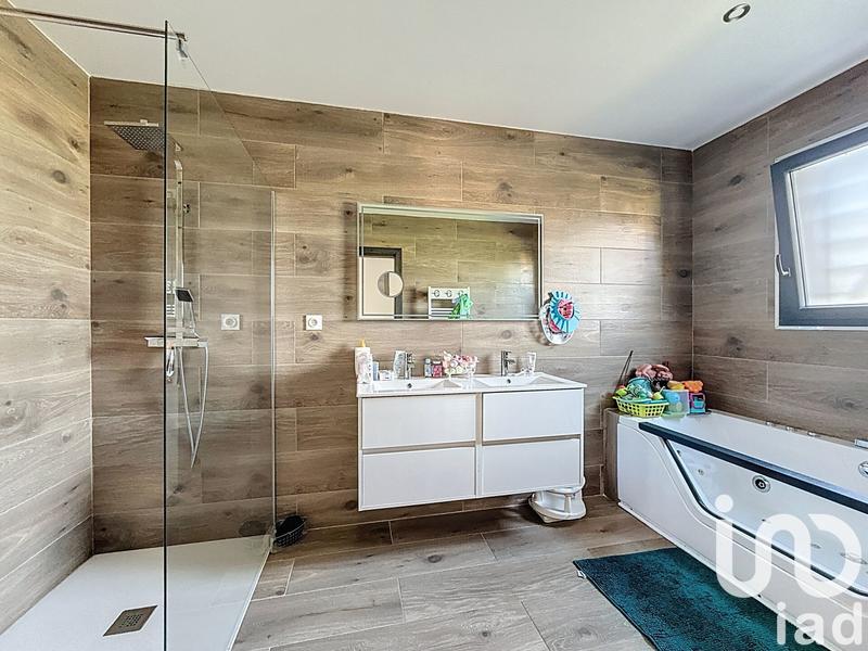 Maison - 170 m² - 5 pièces