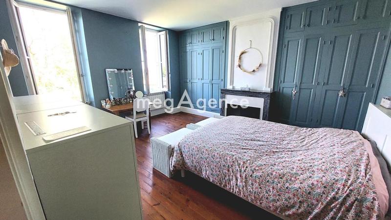 Maison - 367 m² - 14 pièces