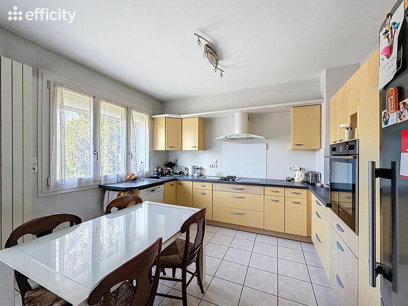 Pavillon - 226 m² - 6 pièces