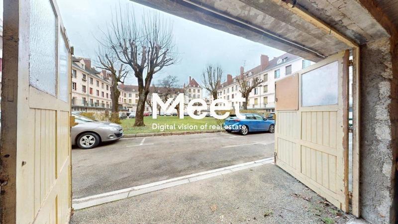 Appartement - 100 m² - 5 pièces