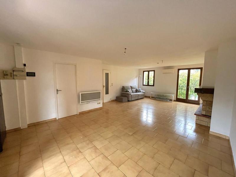 Maison - 208 m² - 7 pièces