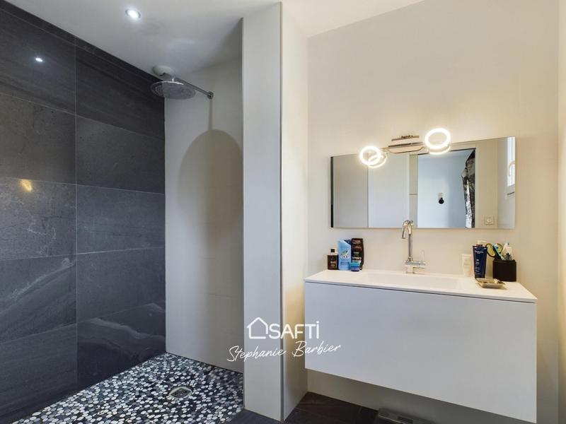 Maison - 187 m² - 6 pièces