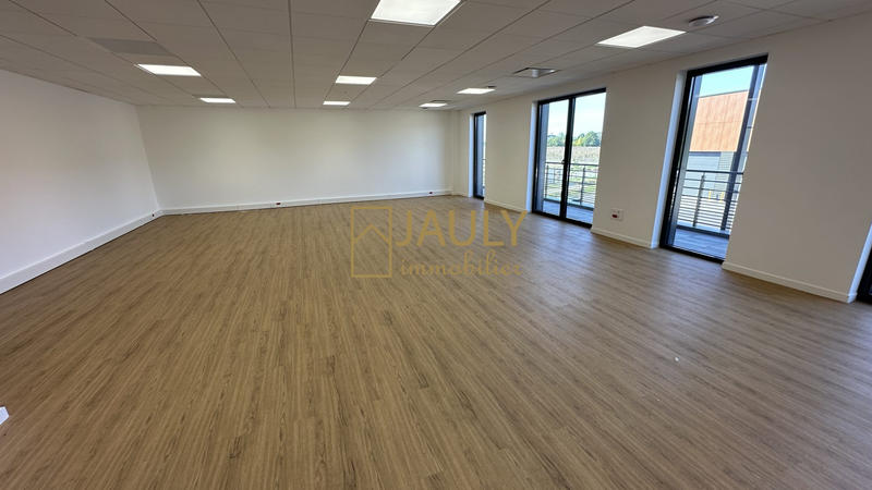 Local commercial - 910 m²