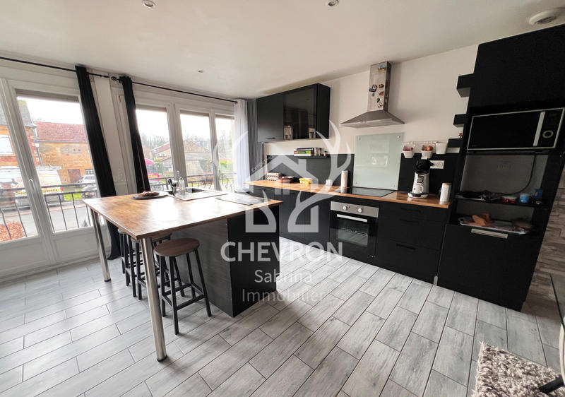 Maison - 99 m² - 4 pièces