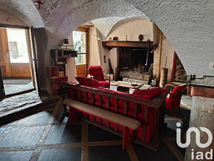 Maison - 261 m² - 9 pièces