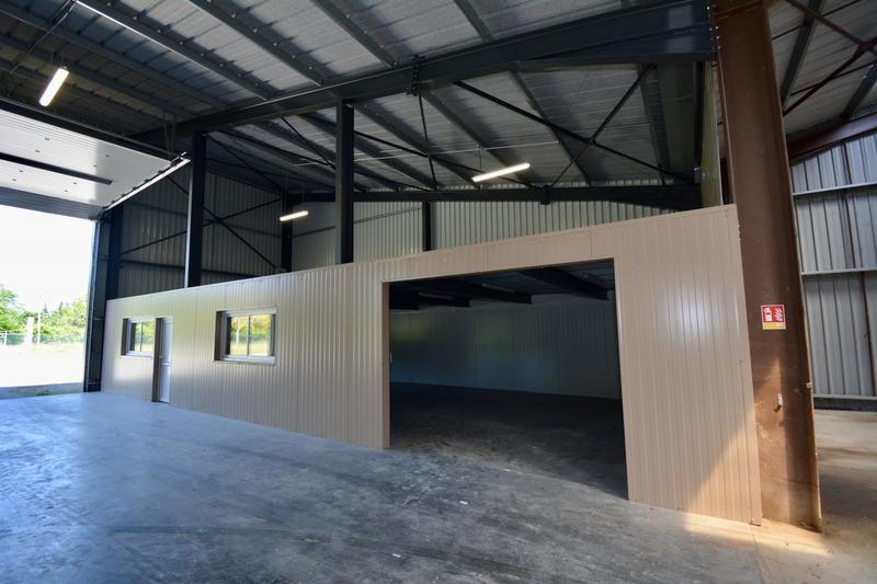 Local d'activités - 1 623 m²