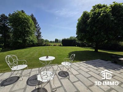 Maison - 275 m² - 12 pièces