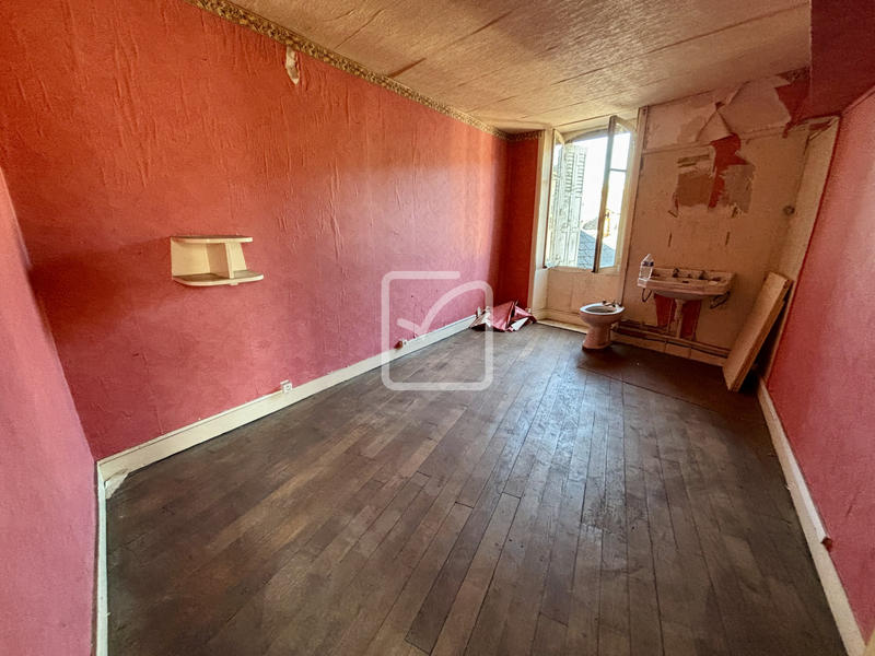 Maison - 128 m² - 7 pièces