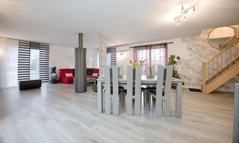 Maison - 180 m² - 7 pièces