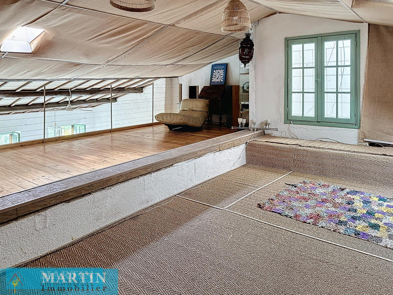 Maison - 246 m² - 8 pièces