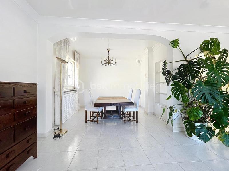 Maison traditionnelle - 195 m² - 6 pièces