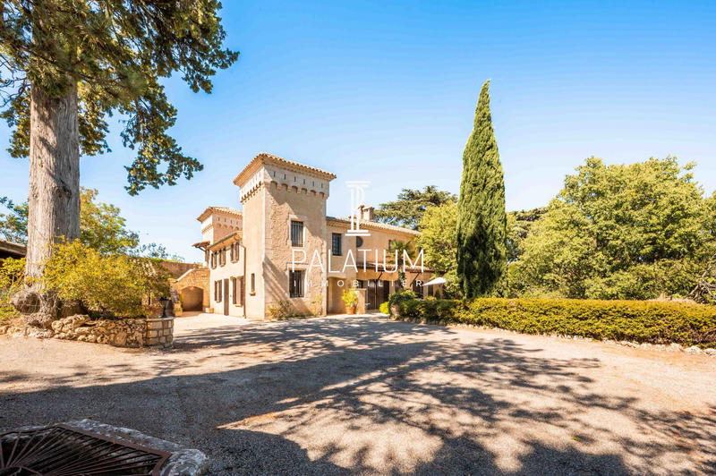 Château - 469 m² - 9 pièces