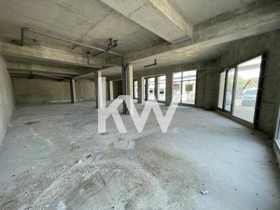 Magasins - 256 m² - 1 pièce