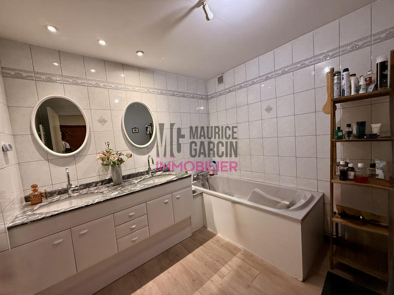 Appartement - 114 m² - 6 pièces