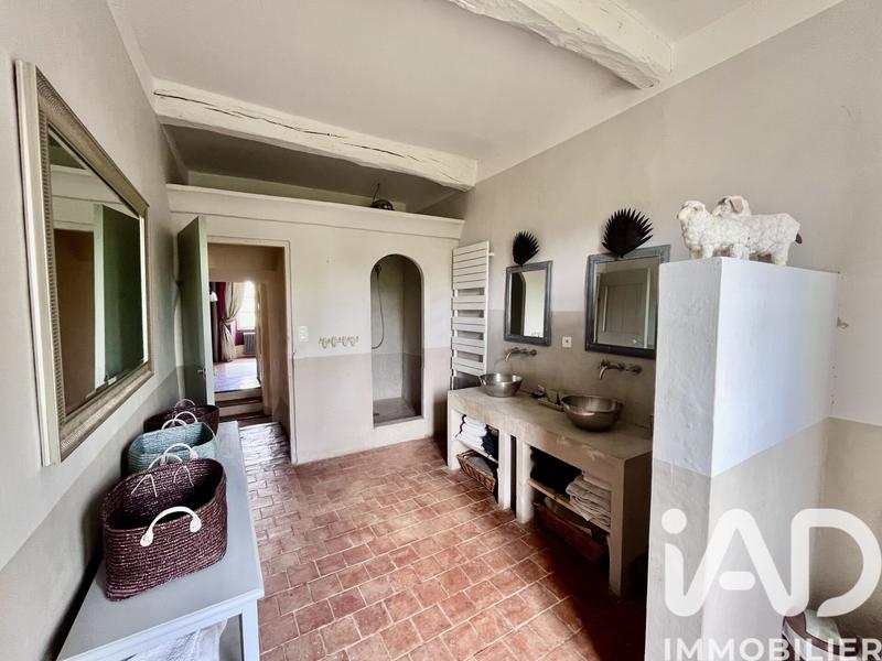 Maison - 400 m² - 11 pièces