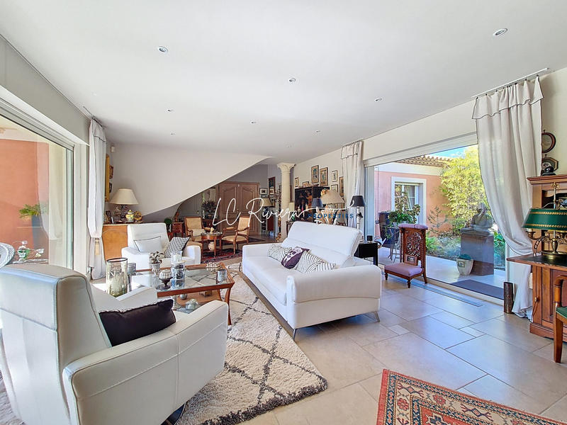 Villa - 180 m² - 6 pièces