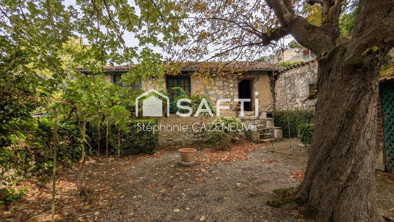 Maison - 233 m² - 9 pièces