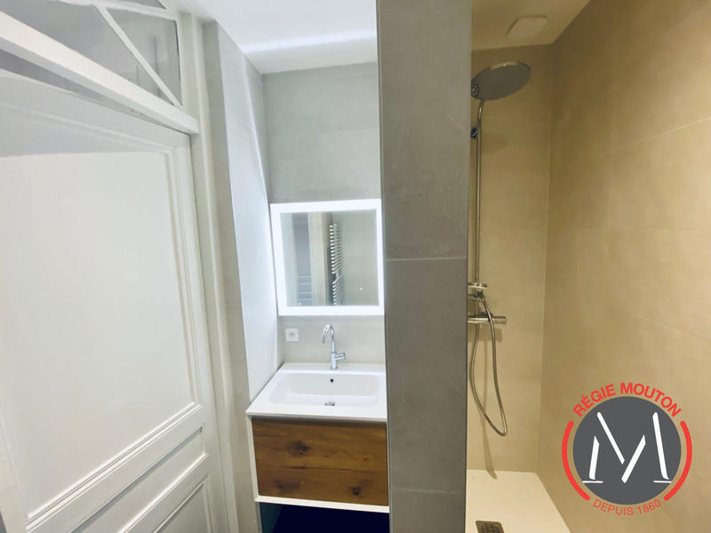 Appartement - 70 m² - 2 pièces