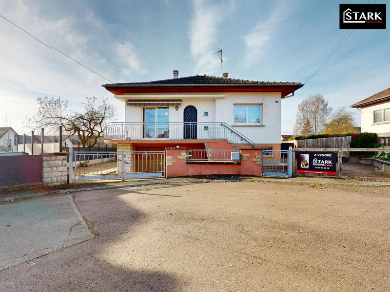 Maison - 92 m² - 5 pièces