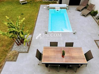 Maison - 98 m² - 5 pièces