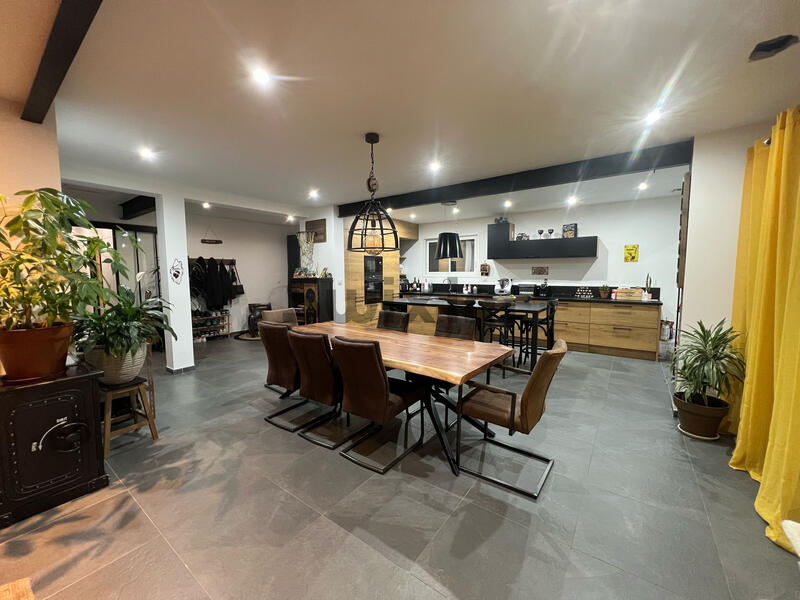 Villa - 160 m² - 5 pièces