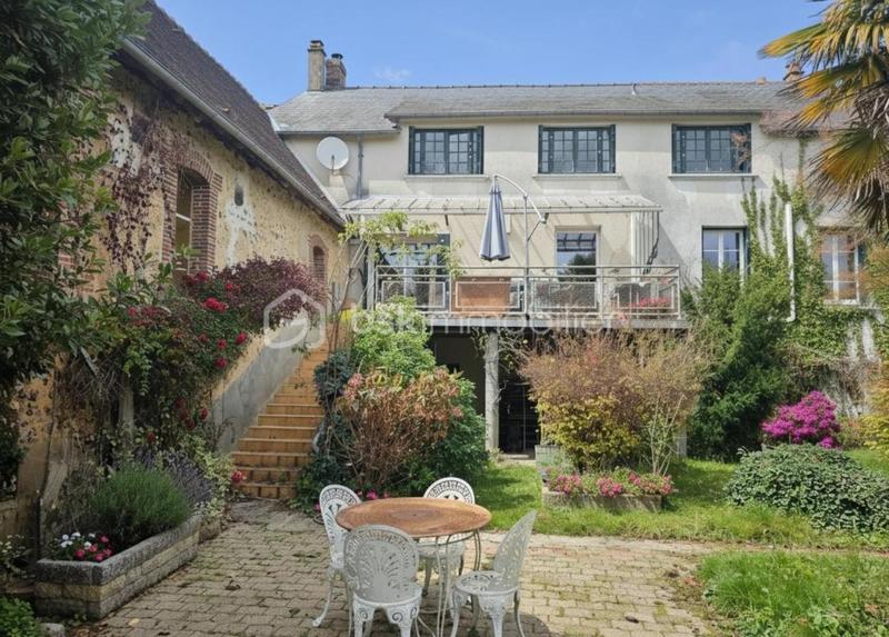 Maison - 225 m² - 7 pièces