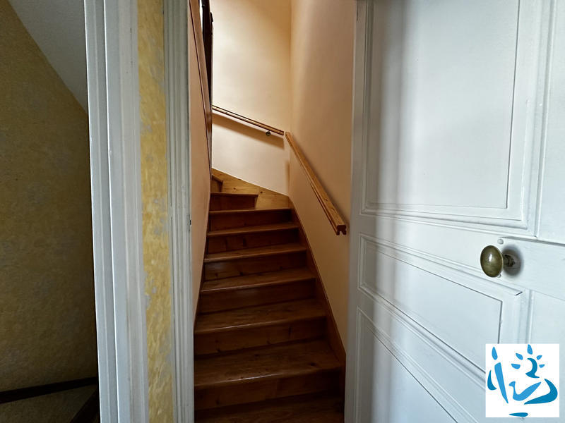 Maison - 180 m² - 8 pièces