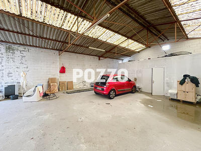 Local d'activité / Entrepôt - 250 m² - 6 pièces