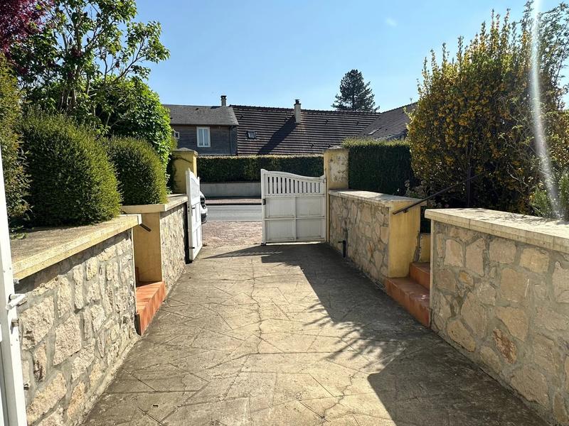 Maison - 96 m² - 6 pièces