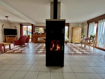 Maison traditionnelle - 274 m² - 8 pièces