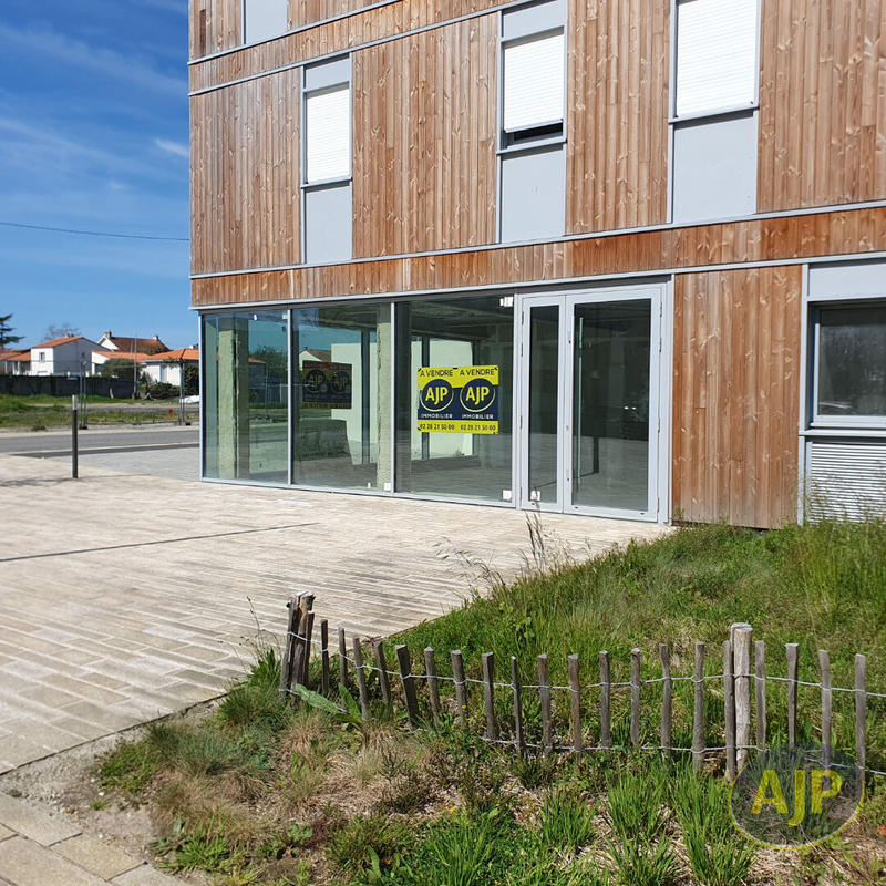 Local commercial - 166 m² - 1 pièce