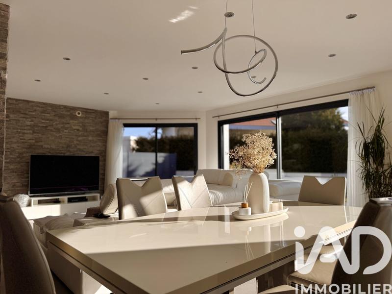 Maison de maîtres - 320 m² - 7 pièces