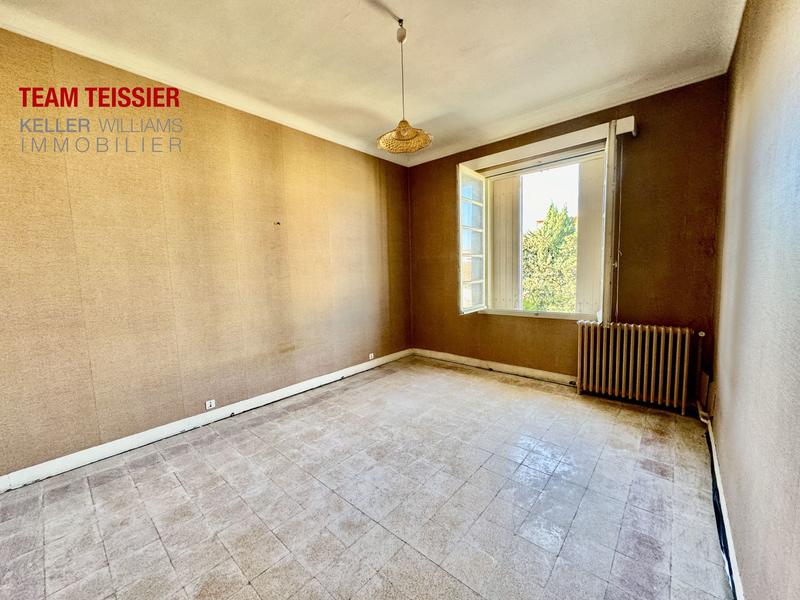 Maison - 240 m² - 9 pièces