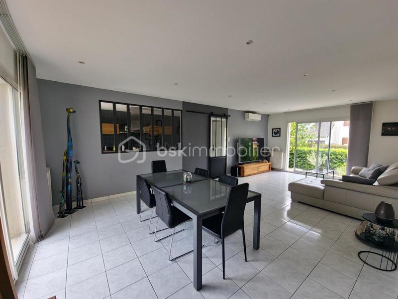 Maison - 220 m² - 7 pièces