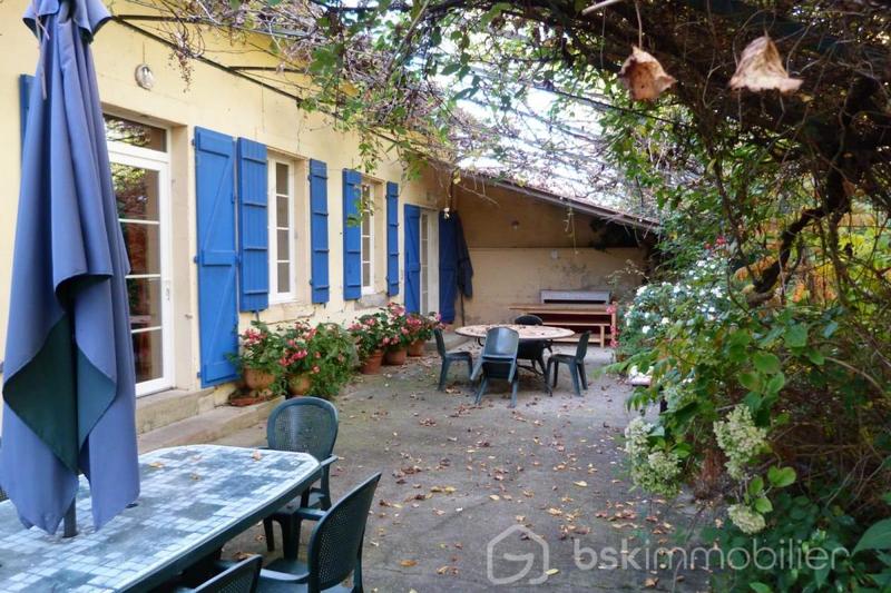 Maison de maîtres - 250 m² - 11 pièces