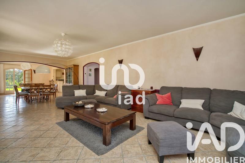 Maison - 250 m² - 6 pièces