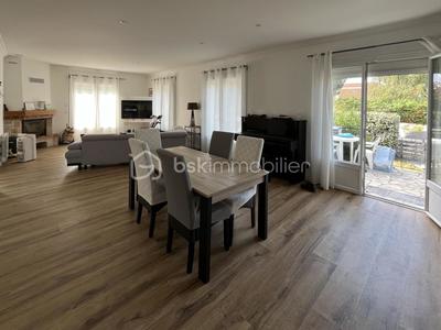 Maison - 142 m² - 4 pièces