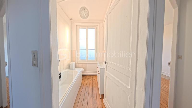 Maison - 95 m² - 6 pièces