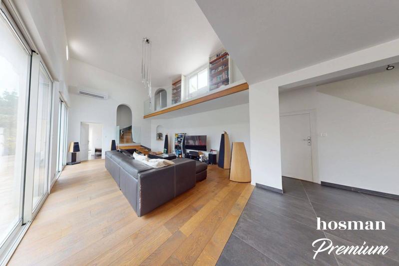 Maison - 298 m² - 8 pièces