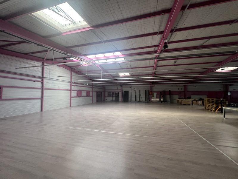 Local commercial - 964 m² - 5 pièces