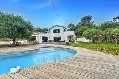 Villa - 206 m² - 4 pièces