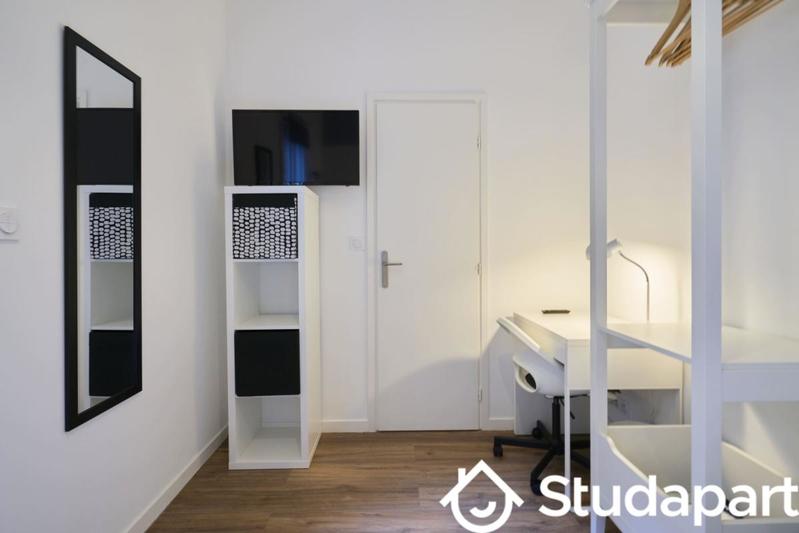 Chambre - 10 m² - 1 pièce