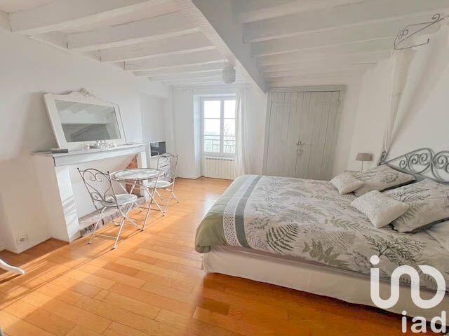 Maison - 295 m² - 11 pièces