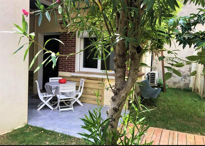 Maison - 235 m² - 10 pièces