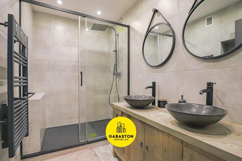 Appartement - 85 m² - 4 pièces