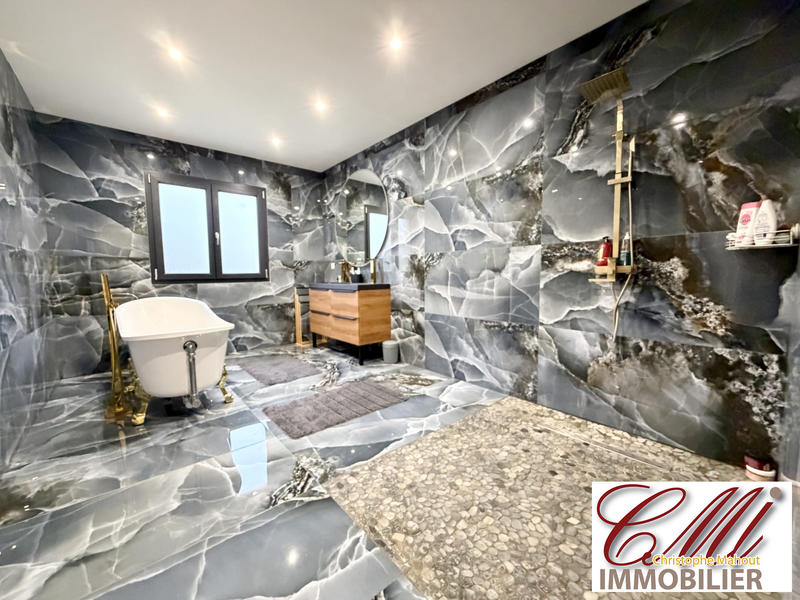 Maison - 150 m² - 5 pièces