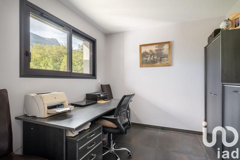 Maison - 220 m² - 7 pièces